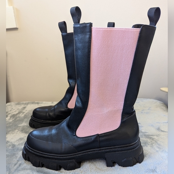 Public Desire Kira Chelsea Lug Sole Boots - Picture 5 of 16